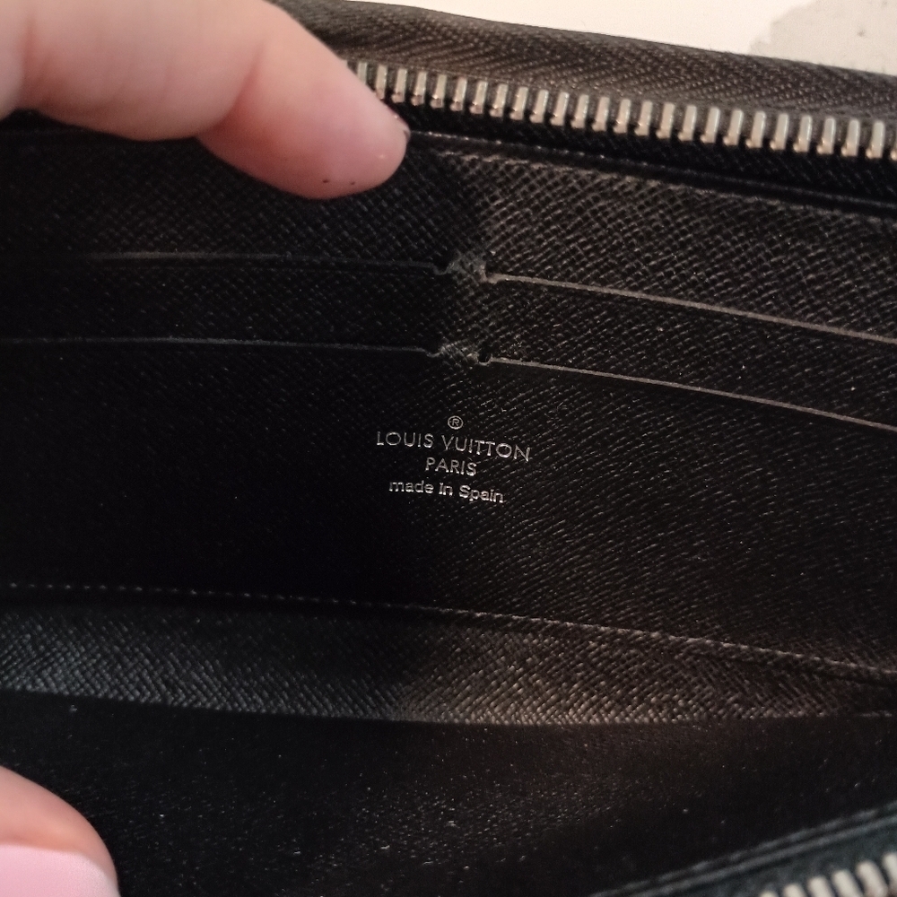 Authentic Louis Vuitton Epi Zippy Wallet  Long Wallet Noir Leather - Picture 9 of 16